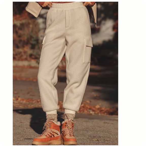 NWT Varley Samson Relaxed Fleece Teddy  Super Soft Pants, L - Picture 7 of 17